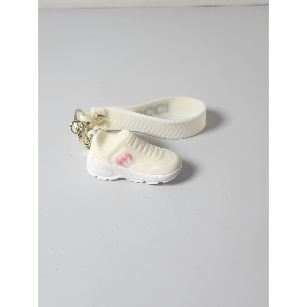 Mini Sneaker Keychain - Picture 2 of 3